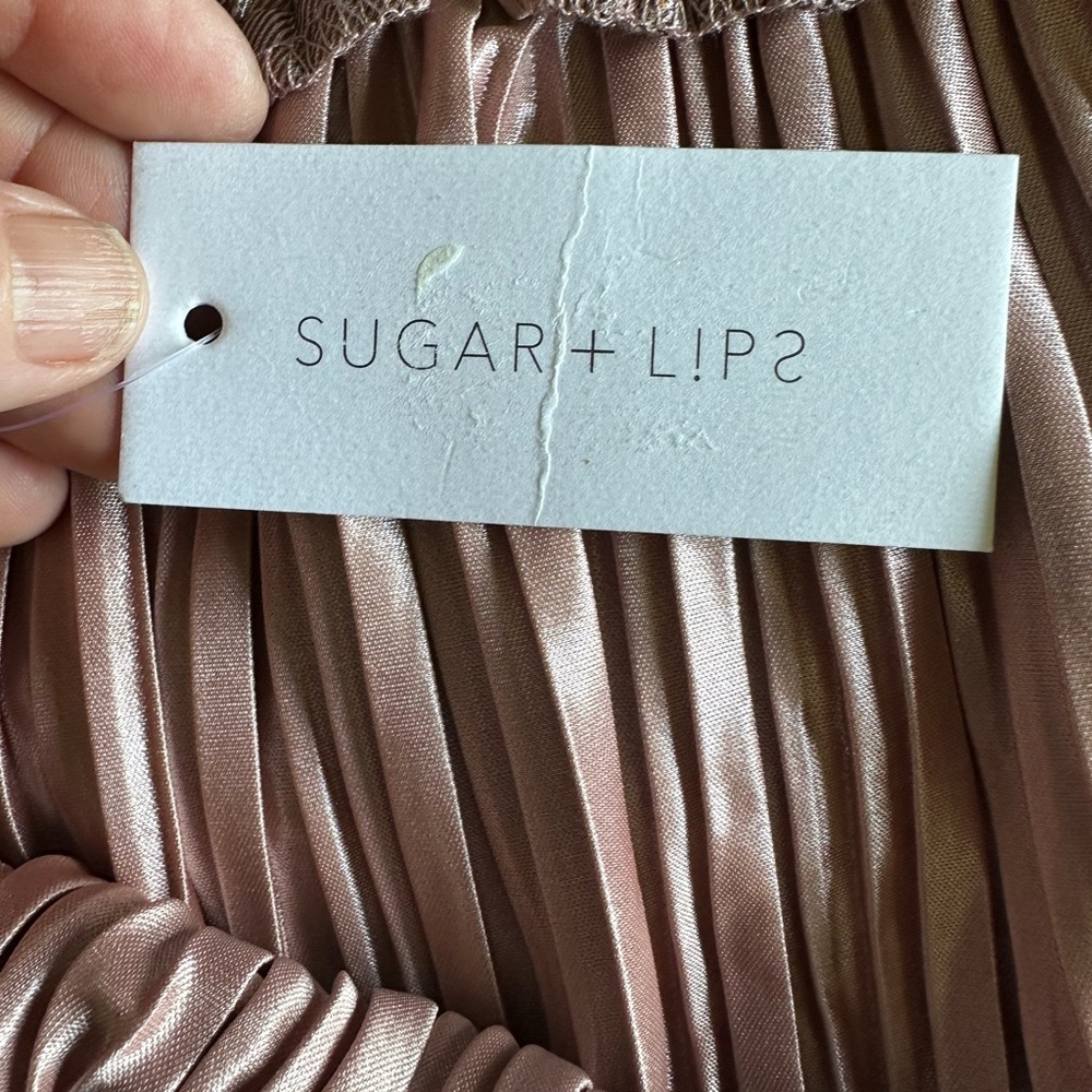 ✨ NWT Sugar + Lip2 Metallic Blush Pleated Midi Skirt Size S - Picture 4 of 8